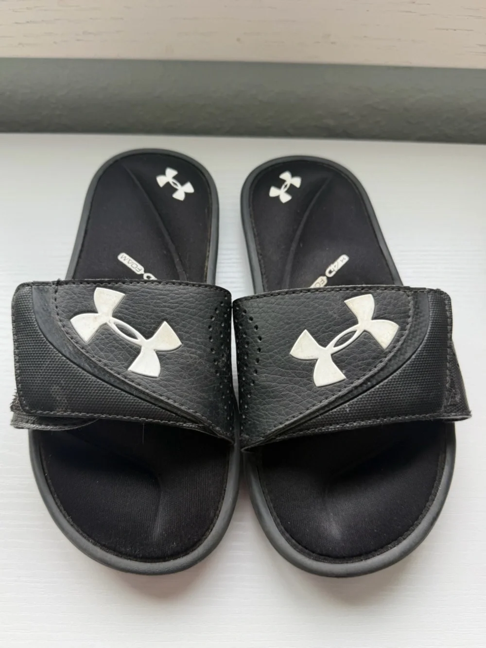 Under Armour Unite VI Adjustable Slide Sandals Black White Youth 3Y